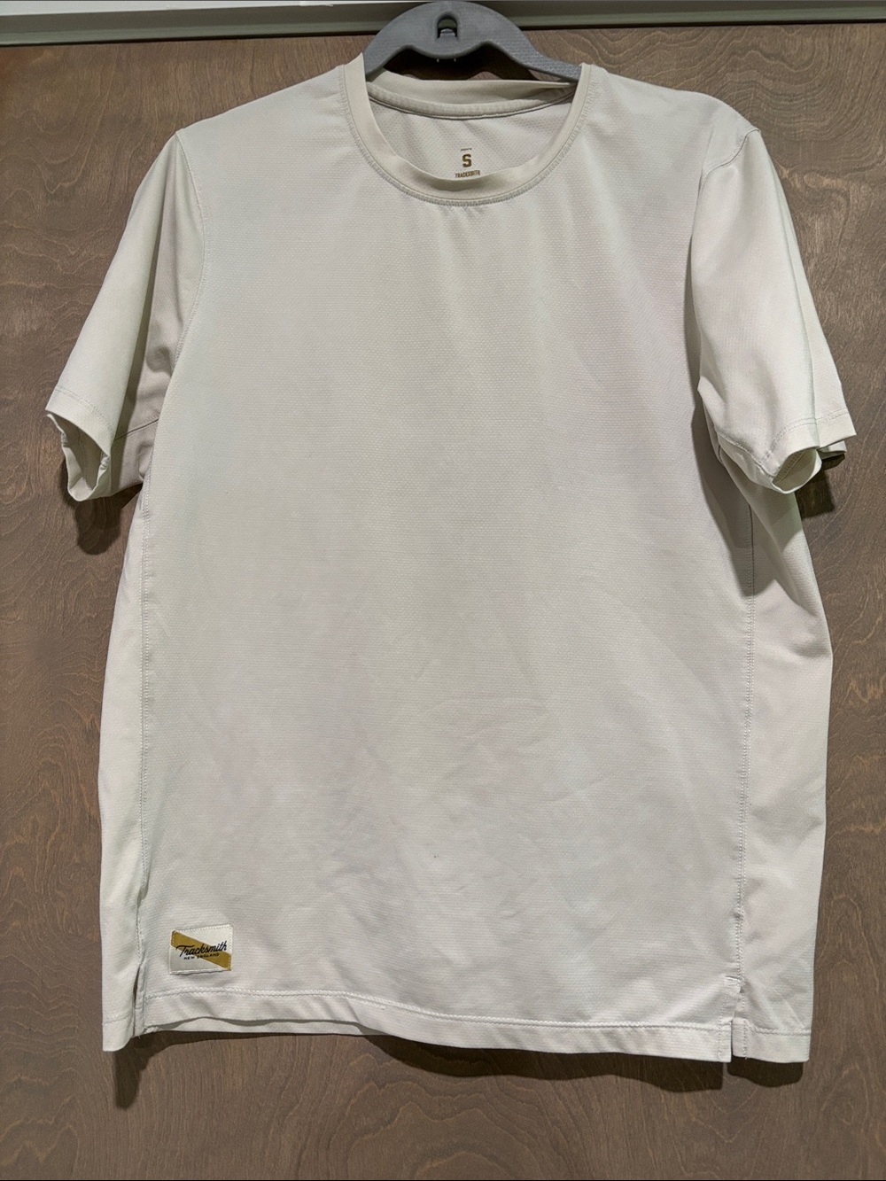 Tracksmith Mens Twilight Stretch Mesh Tee cream Size Small